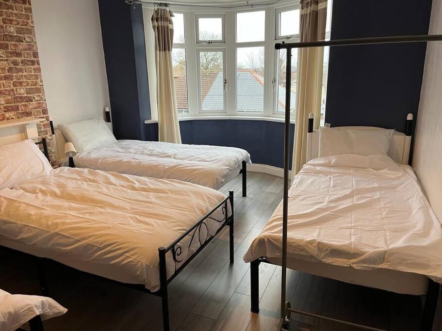 Ovington Grove 2 Fully Equipped Kitchen Free Parking 3 Bedrooms Netflix Нюкасъл ъпон Тайн Екстериор снимка