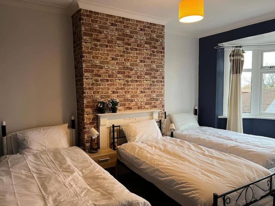 Ovington Grove 2 Fully Equipped Kitchen Free Parking 3 Bedrooms Netflix Нюкасъл ъпон Тайн Екстериор снимка