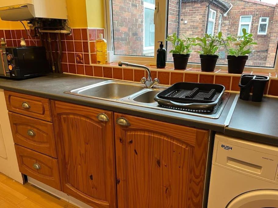 Ovington Grove 2 Fully Equipped Kitchen Free Parking 3 Bedrooms Netflix Нюкасъл ъпон Тайн Екстериор снимка