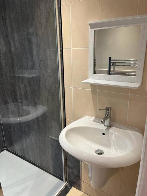 Ovington Grove 2 Fully Equipped Kitchen Free Parking 3 Bedrooms Netflix Нюкасъл ъпон Тайн Екстериор снимка