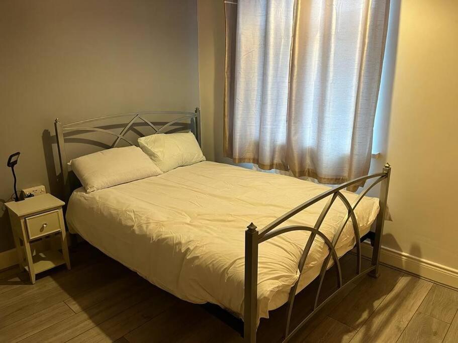 Ovington Grove 2 Fully Equipped Kitchen Free Parking 3 Bedrooms Netflix Нюкасъл ъпон Тайн Екстериор снимка