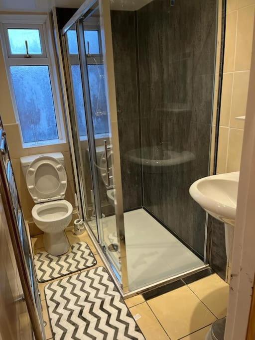 Ovington Grove 2 Fully Equipped Kitchen Free Parking 3 Bedrooms Netflix Нюкасъл ъпон Тайн Екстериор снимка