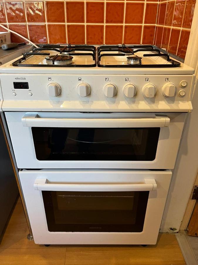 Ovington Grove 2 Fully Equipped Kitchen Free Parking 3 Bedrooms Netflix Нюкасъл ъпон Тайн Екстериор снимка